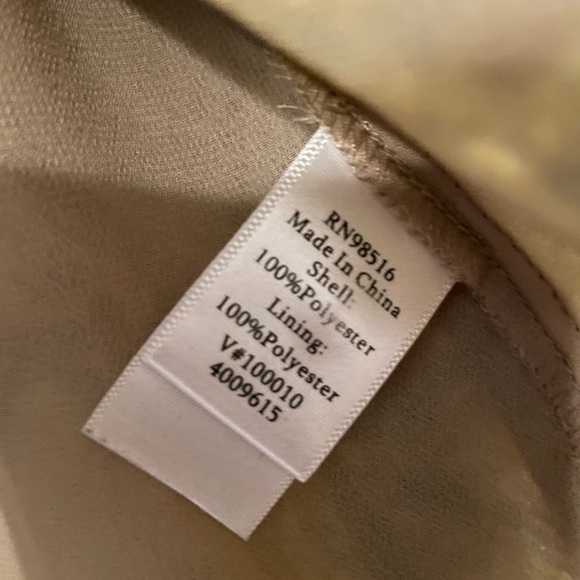 COLDWATER CREEK
BEIGE/BROWN FLORAL
DESIGN CHIFFON BLOUSE SZ L - Picture 8 of 9